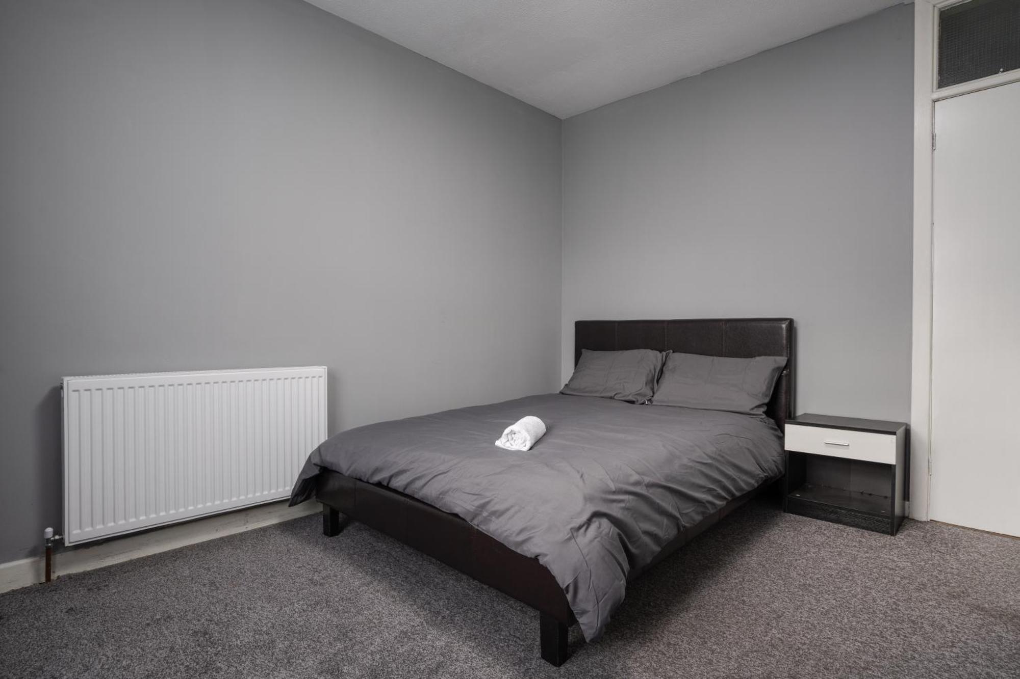 Serviced By Tomla- Free Parking Apartment Liverpool