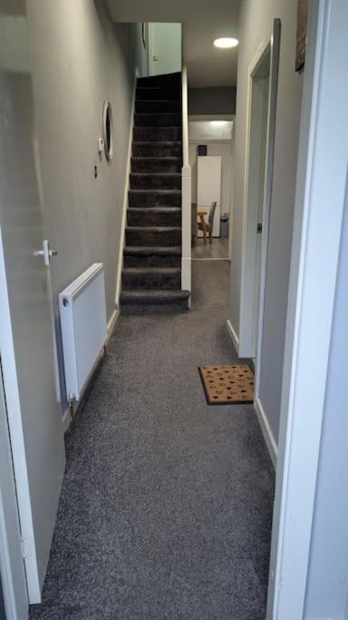 Serviced By Tomla- Free Parking * Liverpool