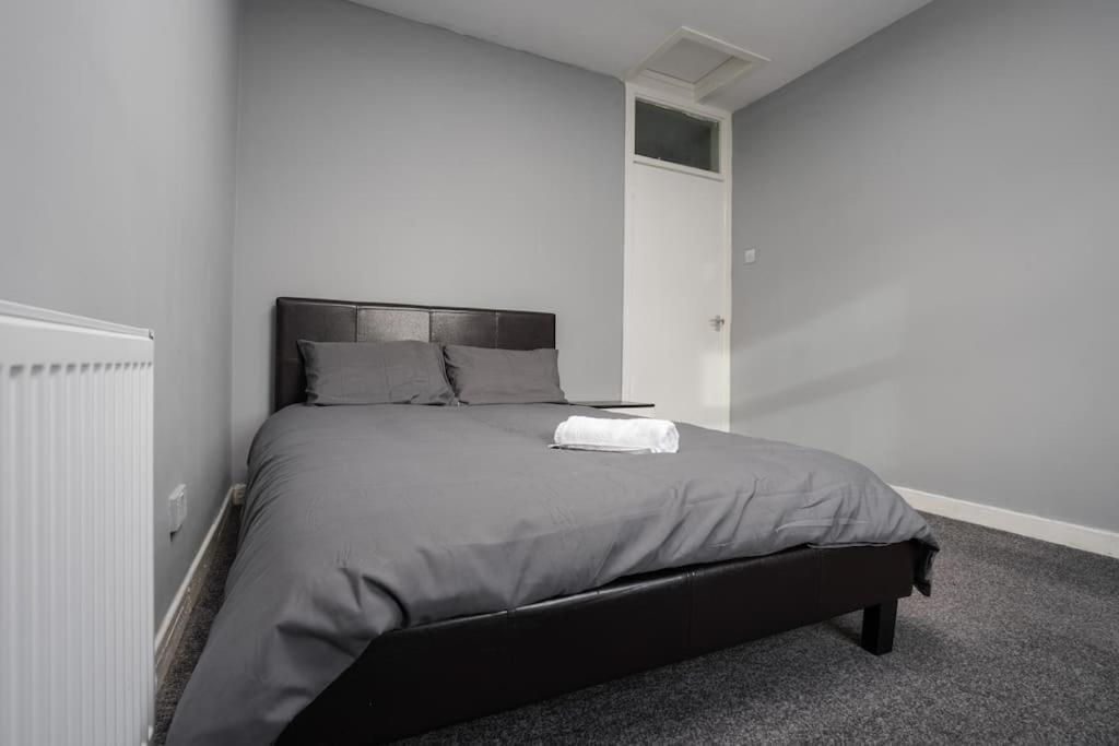Apartment Serviced By Tomla- Free Parking Liverpool