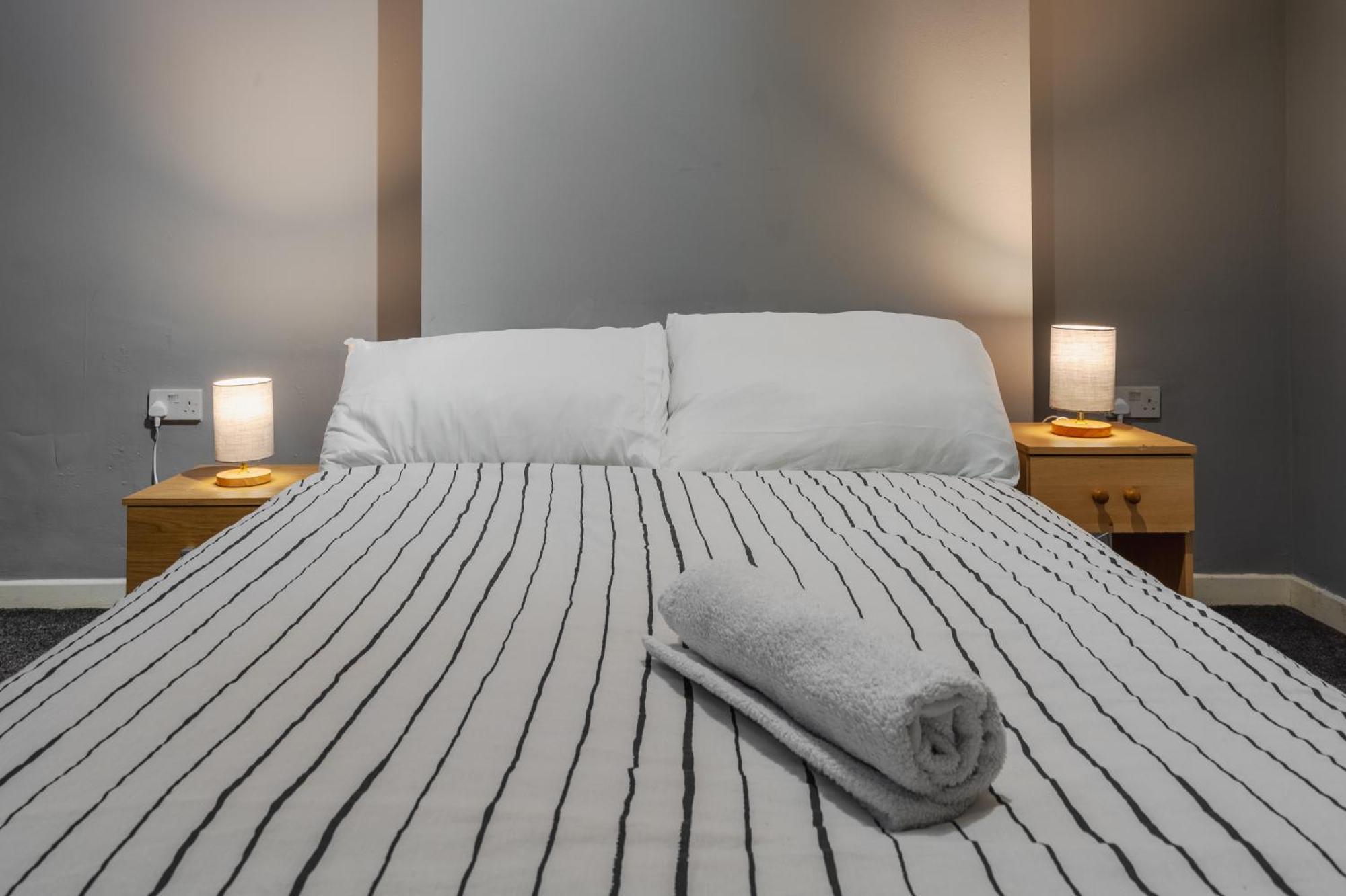 Apartment Serviced By Tomla- Free Parking