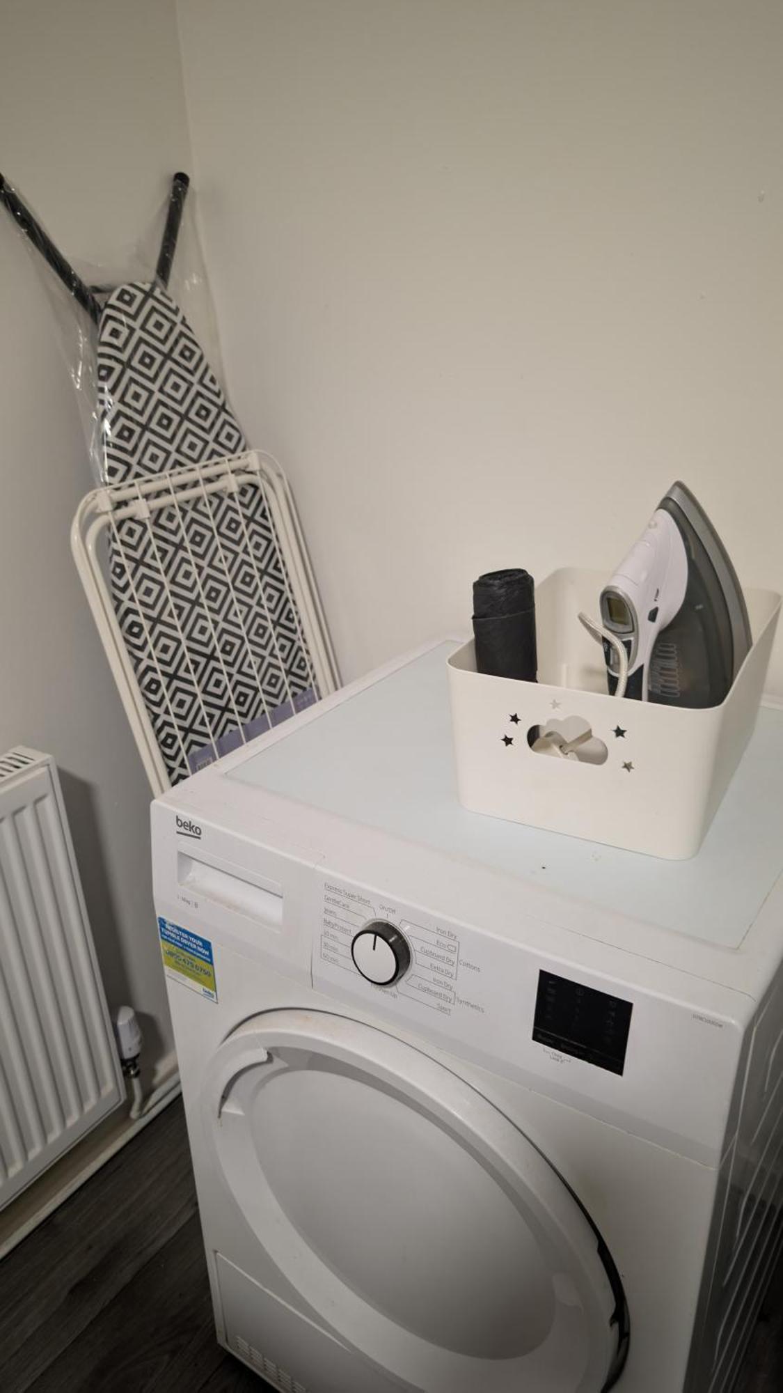 Serviced By Tomla- Free Parking Apartment *